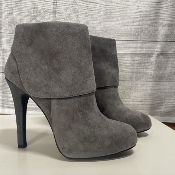 Jessica Simpson Grey Suede Ankle Bootie - Picture 6 of 7